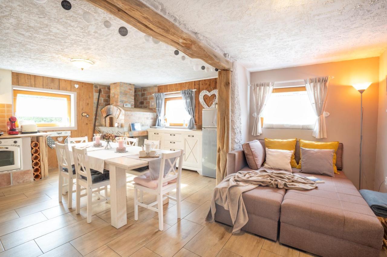 Guest House Pr' Cut 지로브니차 외부 사진